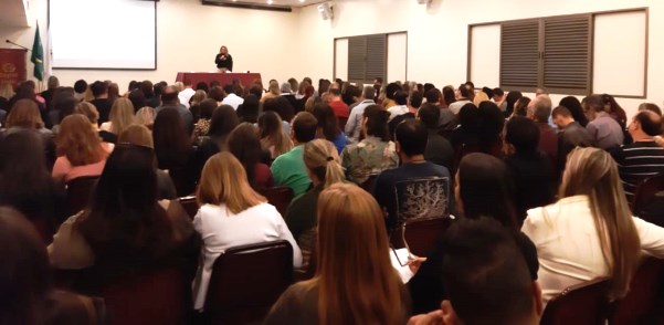 Formação tem duração de três dias e, na abertura, contou com a presença da subsecretária de Desenvolvimento da Educação Básica da SEE/MG, Geniana Faria. Foto: Geanine Nogueira Formação tem duração de três dias e, na abertura, contou com a presença da subsecretária de Desenvolvimento da Educação Básica da SEE/MG, Geniana Faria. Foto: Geanine Nogueira